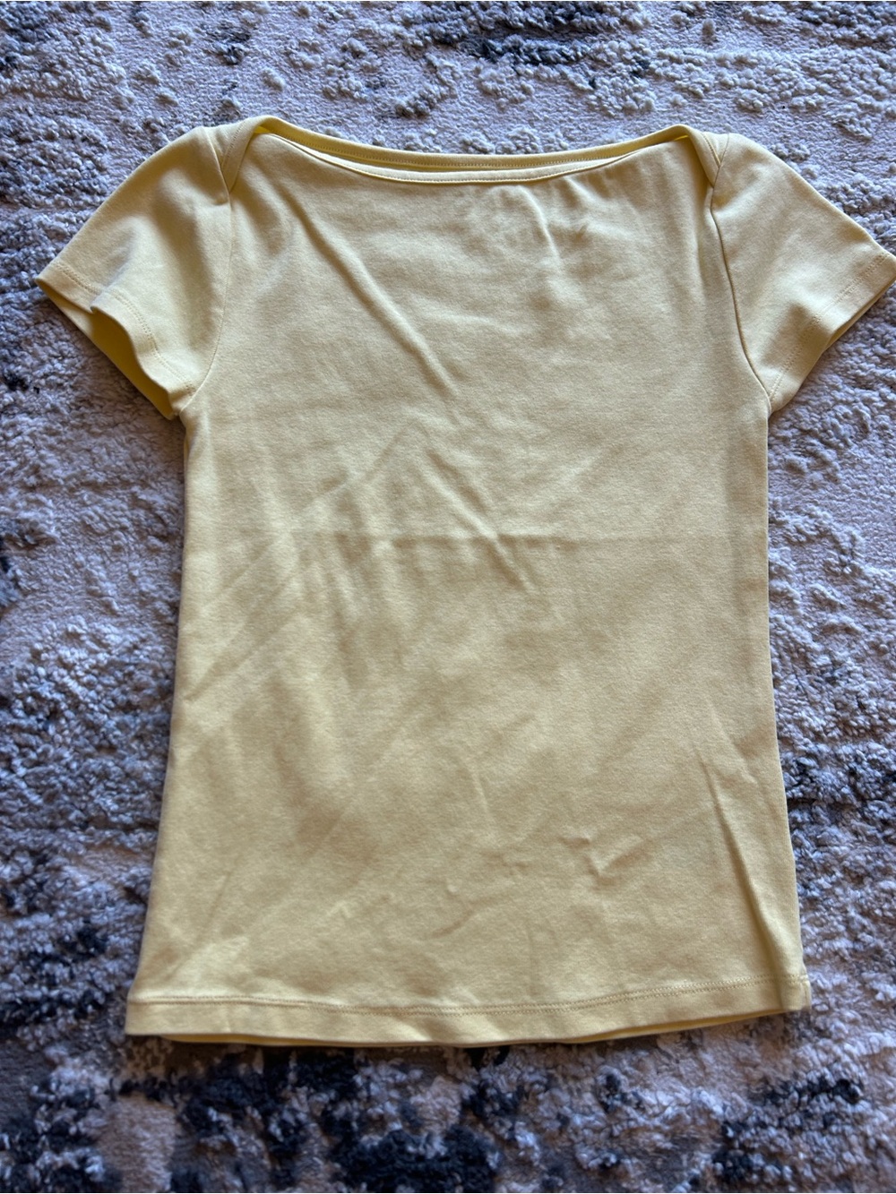 Old Navy Short Sleeve Scoop Neck Top in Light Yellow